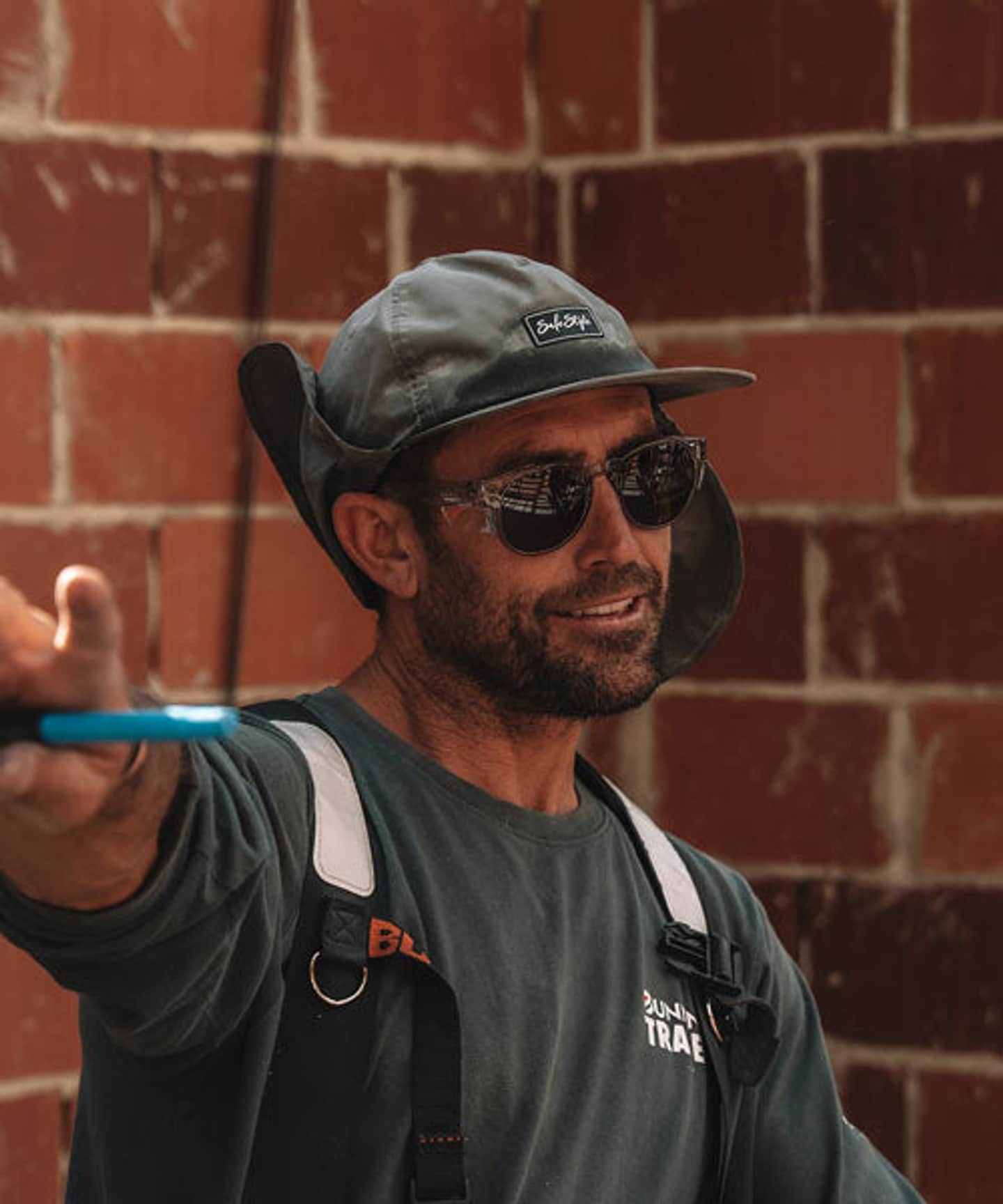 Tradie wearing Polarised Lens Safety Glasses